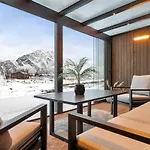Lofoten Seafront Lodge, Lyngvaer 펜션 *