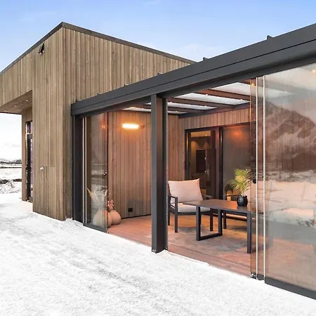 Lofoten Cabin, Glass Winter Garden, Sea-View Jacuzzi *