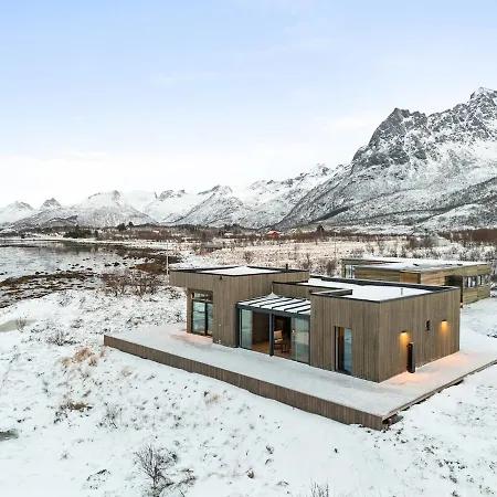 Lofoten Cabin, Glass Winter Garden, Sea-View Jacuzzi Lyngvaeret