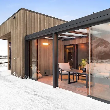 Lofoten Cabin, Glass Winter Garden, Sea-View Jacuzzi Дом отдыха