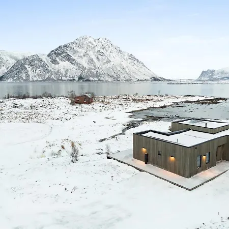 Lofoten Seafront Lodge, Lyngvaer Holiday home *