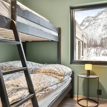 Дом отдыха Lofoten Cabin, Glass Winter Garden, Sea-View Jacuzzi