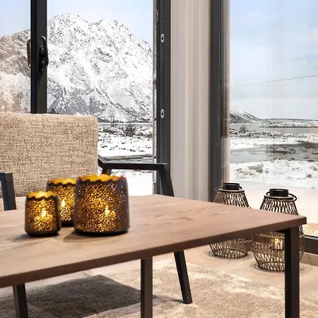 Lofoten Cabin, Glass Winter Garden, Sea-View Jacuzzi
